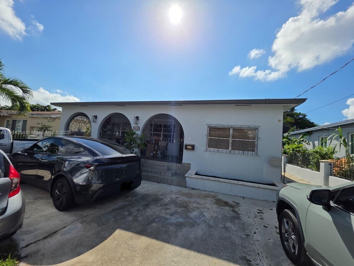 Photo - 2970 SW 17th St