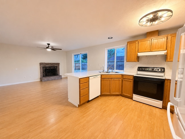 Photo - 275 Hillshire Dr