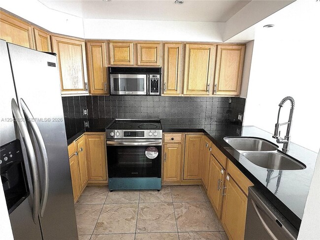 Building Photo - 20335 W Country Club Dr Unit 2210