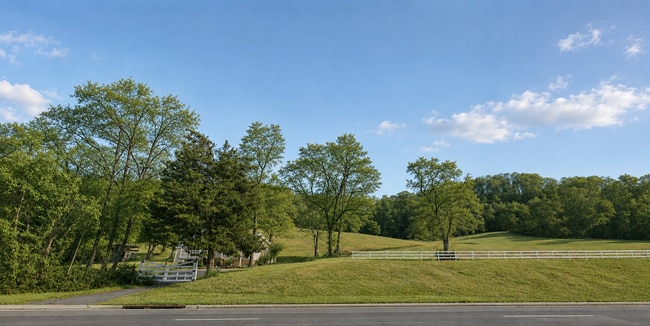 Photo - 1447 Franklin Rd