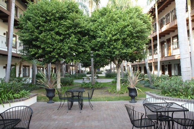 Photo - Los Caballeros #224 Unit 224