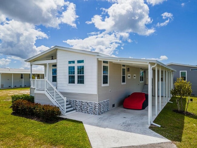 Building Photo - 12581 Spring Meadow Dr