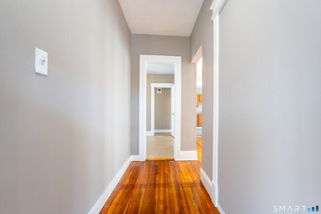 Photo - 62-64-64 James St