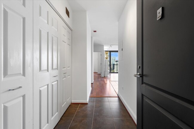 Building Photo - 630 N State St Unit 1609