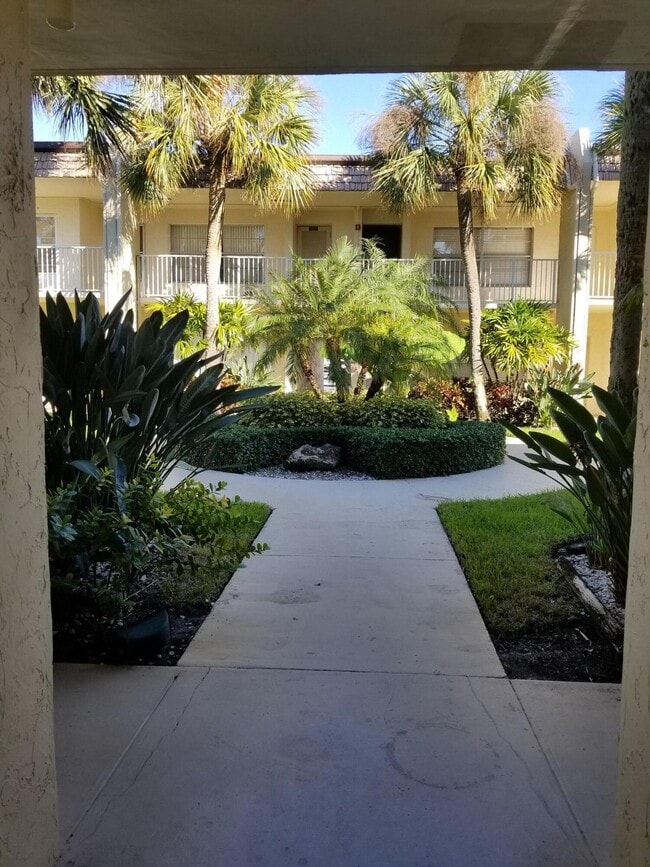 Photo - 638 Snug Harbor Dr Unit E4