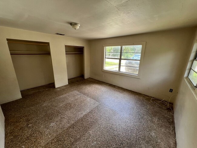 Photo - HUGE 3BR/1BA Dade City Home w/Large Bedroo...