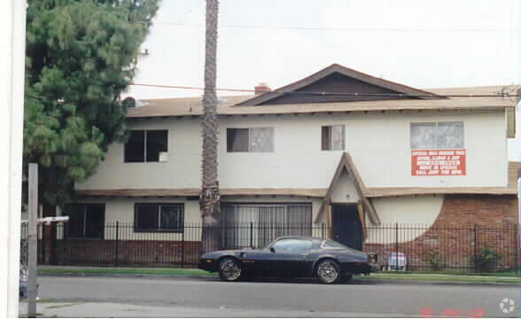 Compton Apts