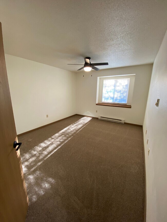 Photo - Lakeview Apartments