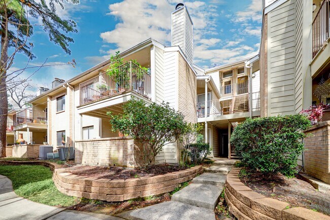 Building Photo - 3500 Tangle Brush Dr Unit 119