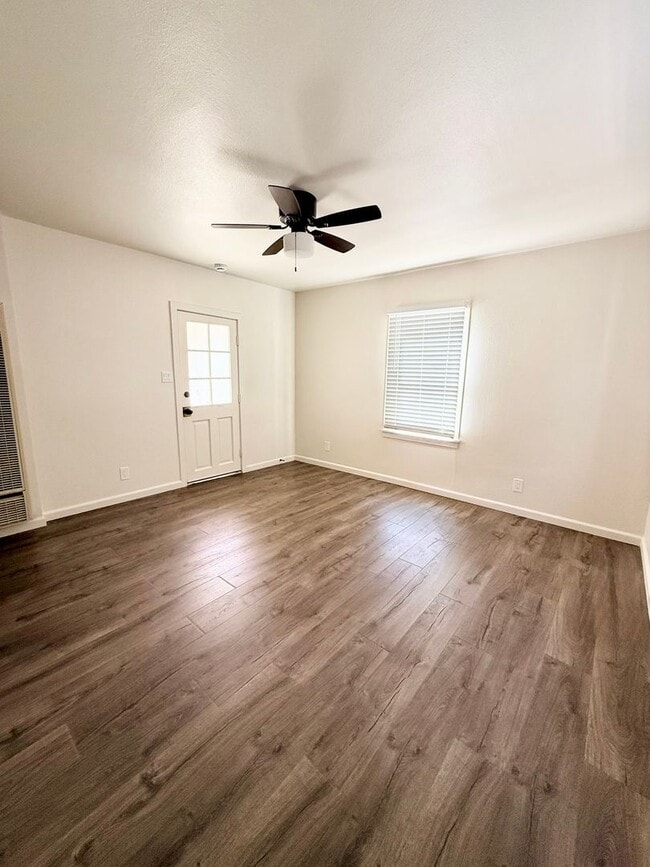 Photo - G232-P Unidad 232 1/2