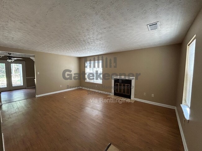 Photo - 101 Autumn Leaf