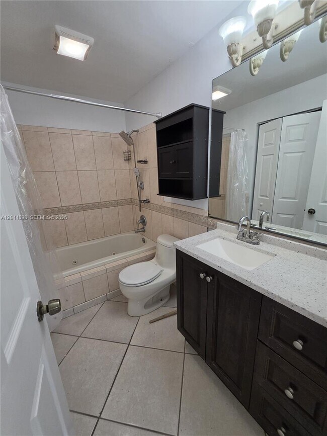 Photo - 5720 Douglas St