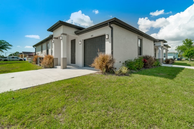 Photo - 809 Agnes Ave
