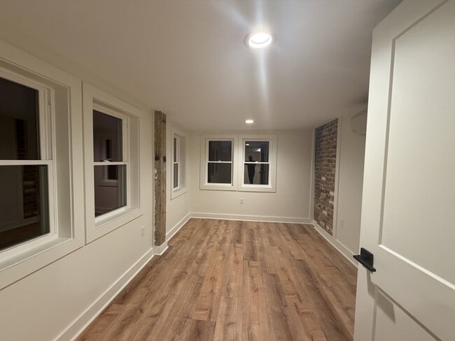 Photo - 203 W Main St Unit B Lower