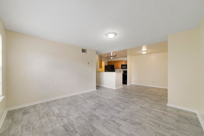 Photo - 6190 Westgate Dr Unit Apt 103