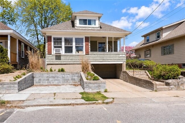 Building Photo - 183 Narragansett St