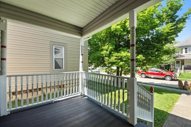 Photo - 2584 Deming Ave