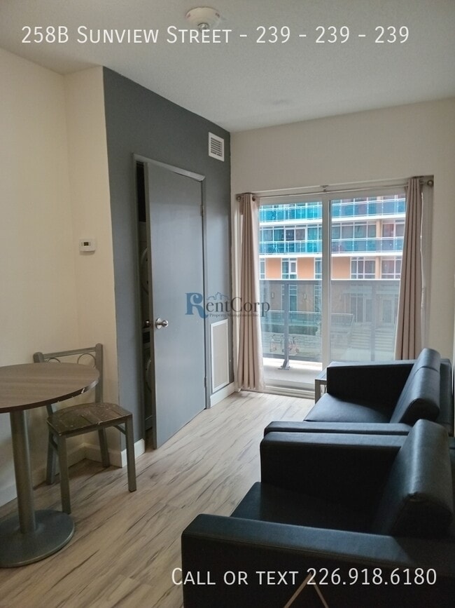Photo - 258B Sunview St