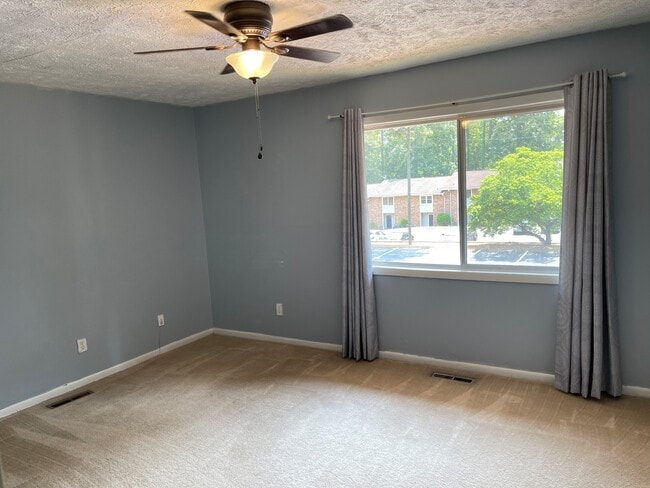 Upstairs Bedroom - 365 W Illinois Ave Unit 1