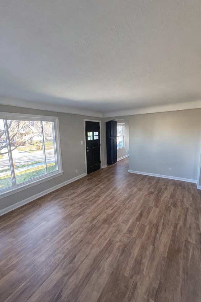 Photo - 6707 Laverne Ave