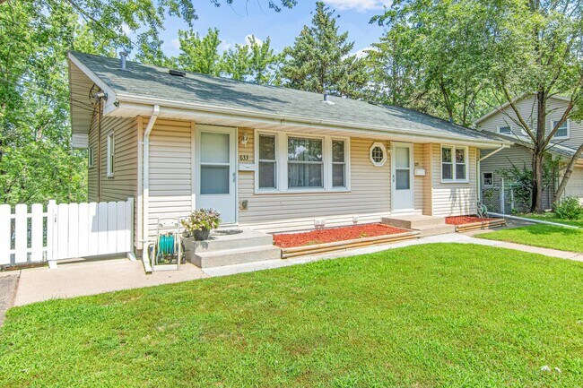 Photo - 635 51st Avenue Northeast