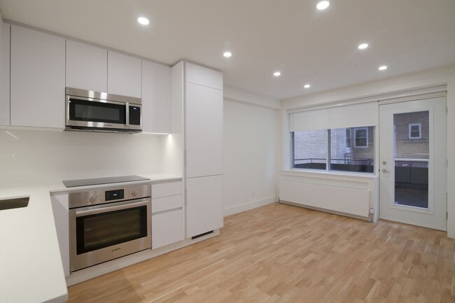 Building Photo - 4390 Grand Blvd. Unit 108