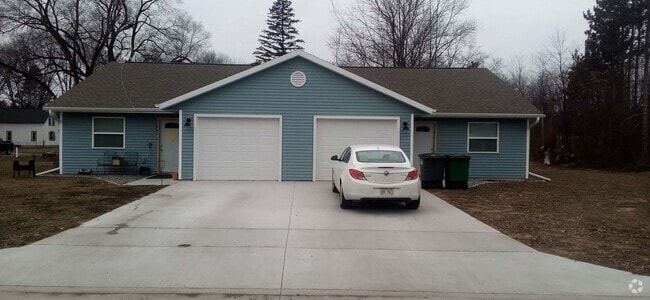 Building Photo - 2 Bedroom Duplex Rental