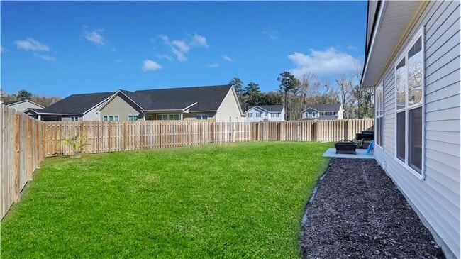 Photo - 170 Whitaker Way N