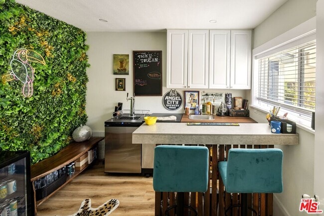 1154 N Ogden Dr