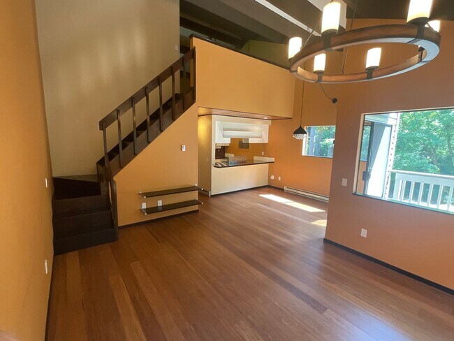 Photo - 1 Bed, 2 Bath Condo - Feels Like a Treehouse! Unidad 40
