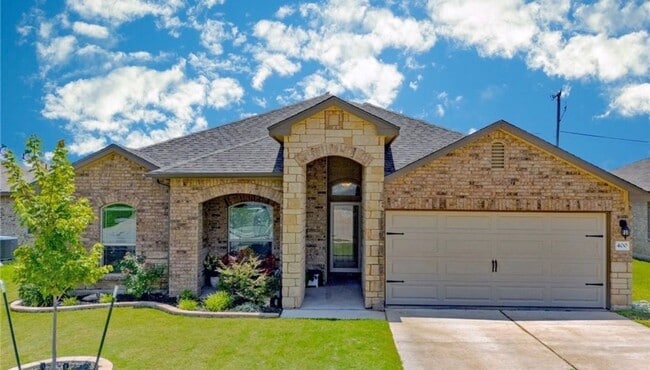 Building Photo - 3 bedroom 2 bath open concept