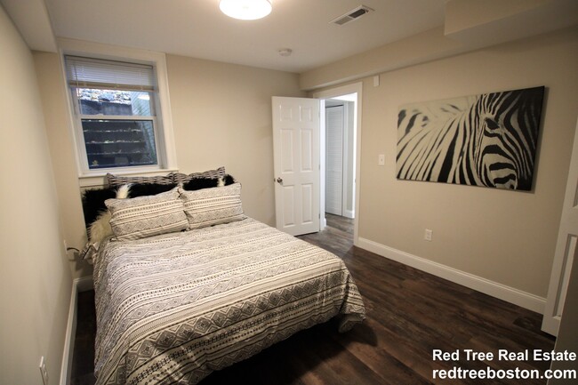 Bedroom - 59 Strathmore Rd Apartment Unit 1