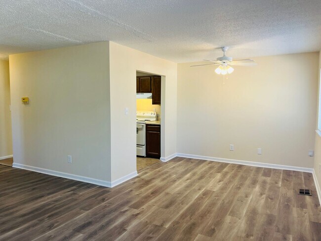 Photo - 13-15 Oakmount Dr Unit 15 Oakmount Drive