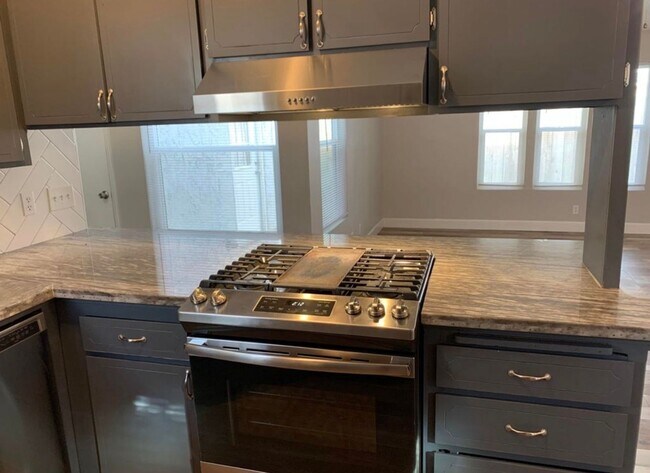 Photo - For Rent. Beautiful 3Bedroom, 2 Bathroom Home in Northeast Visalia