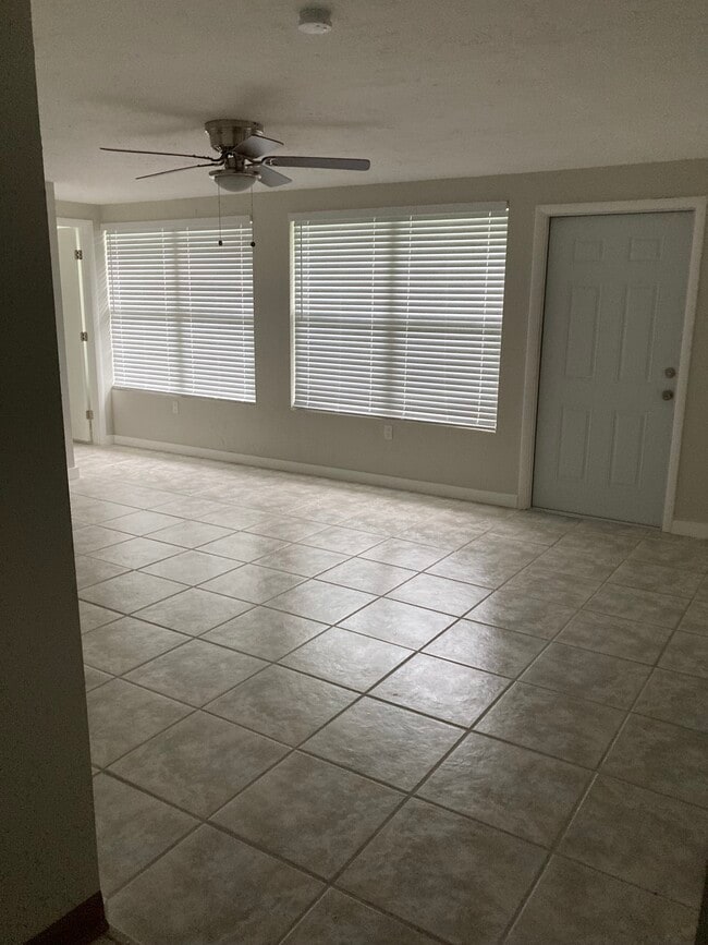 Photo - 5312 16th St W