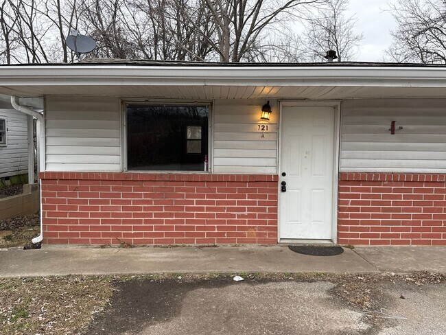 Building Photo - 721 US-62 Unit A