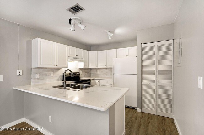 Photo - 1021 Abada Ct NE