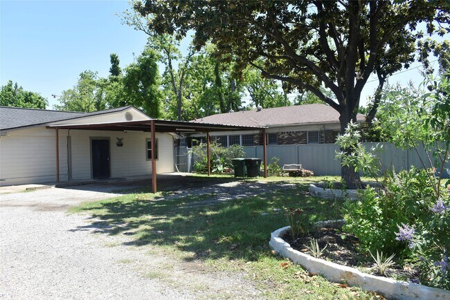 Photo - 5922 Lavender St