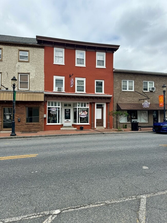 Building Photo - Welcome to Smryna! Unit A