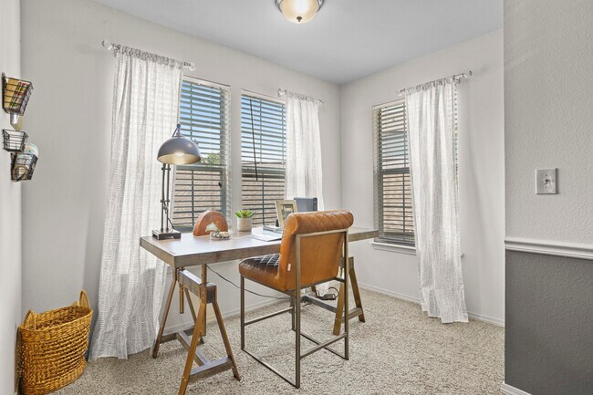 Nickel Creek Apts