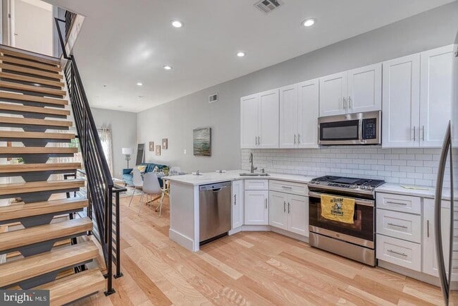 Photo - 2636 Latona St