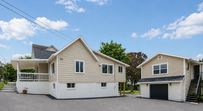 44 Barton Ave Unit 4