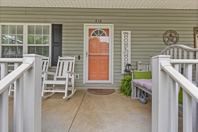 Photo - 410 Ashbury Cir