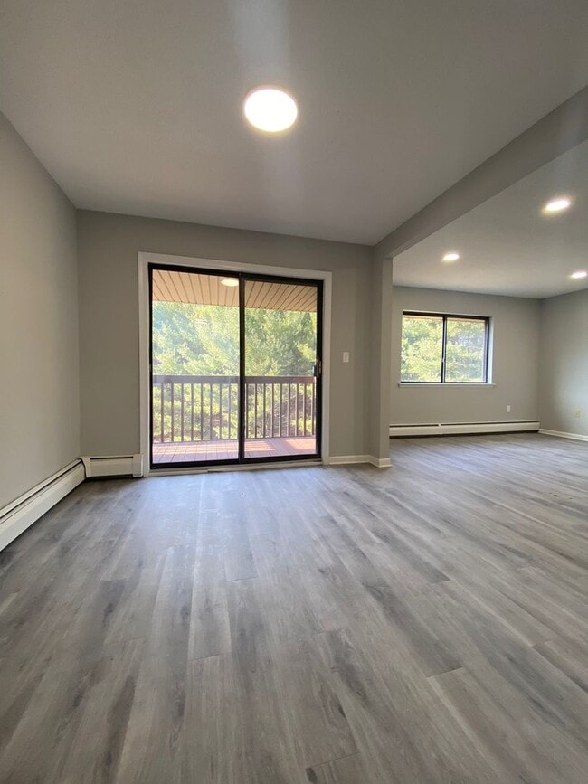 Avon Woods Apartments Avon, CT