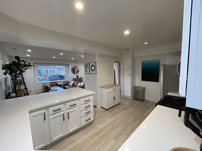 Photo - 5506 W 123rd St