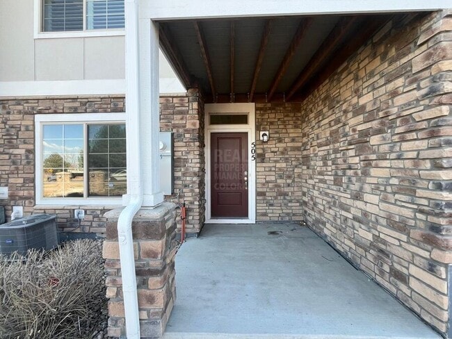 Photo - 811 E 98th-505