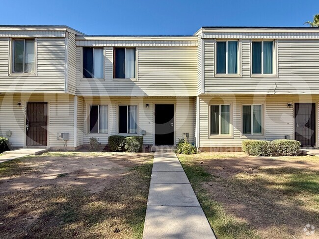 Building Photo - 707 E Vaughn Dr Rental