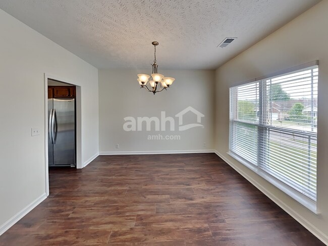 Photo - 305 School House Ct