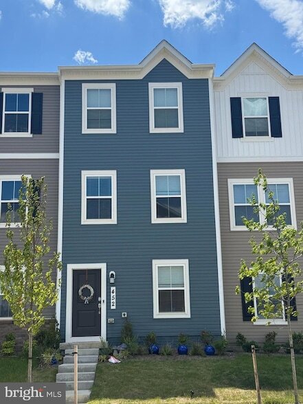 Building Photo - 452 18th Ave