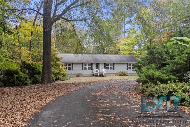 Building Photo - Lakefront Rental in Long Branch Shores